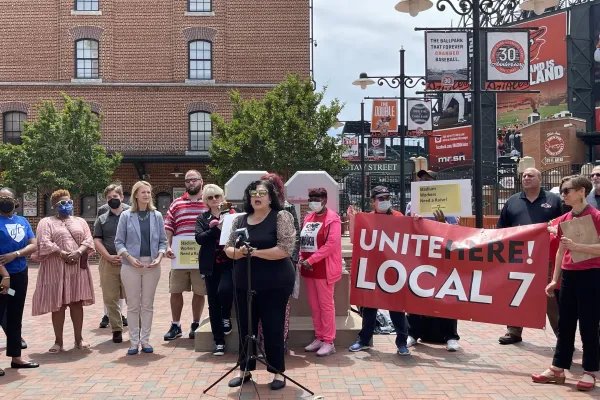 unitehere7_rally_pressconfcamdenyds_052322.jpg