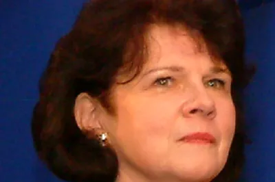 donna_headshot2017.png